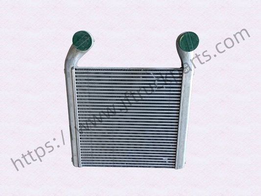 SINOTRUK HOWO A7 SITRAK C7H トラック用水タンク用部品用の小型インタークーラー WG9925530127